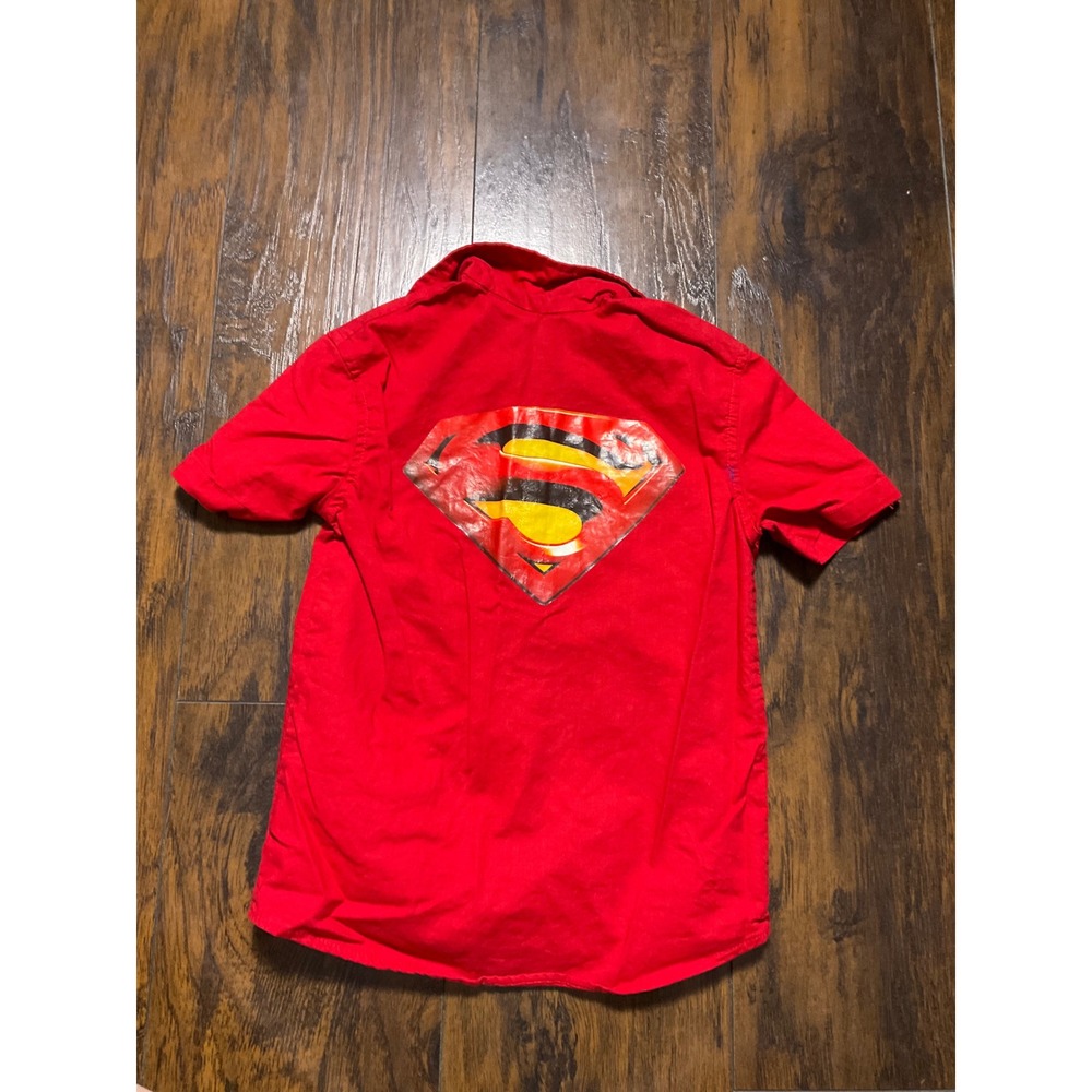 Superman DC Comics Red Button Down Shirt Boys Size 4/5 Short Sleeve Cotton Top - Picture 2 of 6